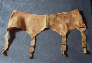  porte-jarretelles ancien , collection ou document , corset