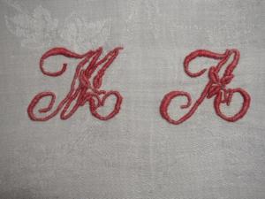 Monogramme ancien  MA, rouge