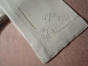 6 très jolies serviettes anciennes brodées et monogrammées main FB 