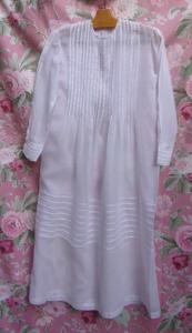 Robe ancienne de communiante pour réutilisation tissu ,poupées , déco shabby