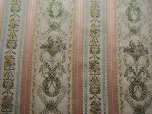 Joli tissu ancien soyeux style Louis XVI