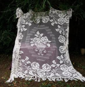 Grande nappe ancienne motifs de fleurs, dentelle, rideau