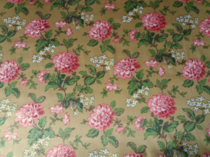 Beau tissu ancien ou vintage, jolies fleurs