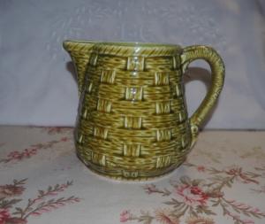 Beau pichet ancien, motif vannerie, Digoin Sarreguemines