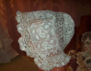  SUPERBE BONNET ANCIEN .bébé.BRODERIES ET DENTELLES