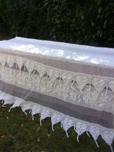 GRANDE NAPPE ANCIENNE EN DENTELLE OU RIDEAU 