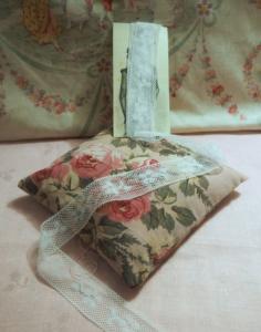 Fine dentelle ancienne fleurie,1,50 mètre