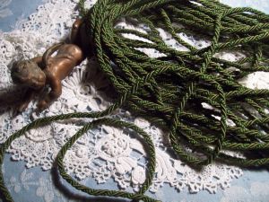 JOLIE PETITE CORDELIERE PASSEMENTERIE ANCIENNE 3M GALON VERT, cordelière ancienne