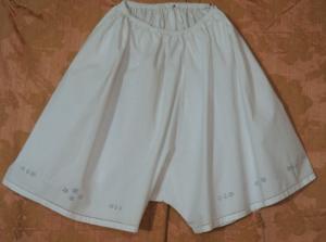 Culotte ancienne brodée main