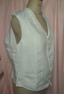 BEAU GILET ANCIEN  D HOMME . BLANC. GRANDE TAILLE