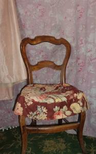   3 DESSUS DE CHAISE ANCIENS EN TISSU FLEURI