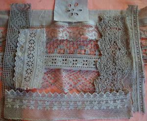 Lot de dentelles et broderies anciennes pour patchwork, 3 mètres, coloris bleu/vert