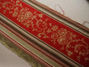 Toile à matelas ancienne fleurie, 19 ème , rouge