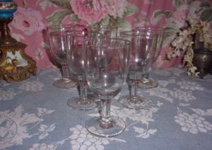  2 BEAUX VERRES ANCIENS RUSTIQUES 19 EME . MODELE TULIPE