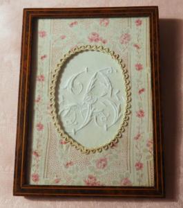  Charmant petit cadre pour déco shabby ou romantique, initiale " B"