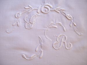 GRAND BEAU MONOGRAMME ANCIEN GR SUR REVERS de drap