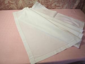 Grand chemin de table ancien à broder