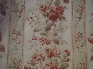 " Tissu ancien , 19 ème , beaux motifs de roses....................../E/