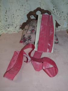 large ruban ancien de velours rose