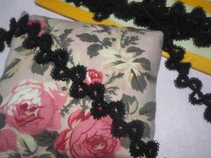 Joli galon ancien noir, passementerie soyeuse