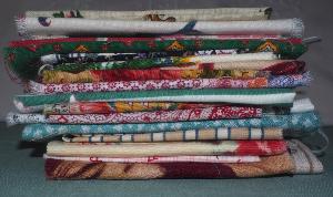 Un lot de tissus anciens pour créations, petits coupons , patchwork