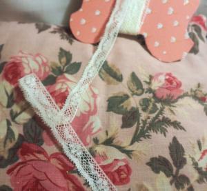 mini dentelle ancien , fine dentelle , poupée