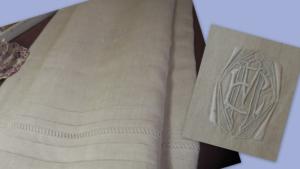 Drap ancien en lin état neuf, monogramme ME ou MP