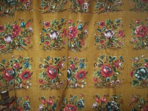 BEAU TISSU ANCIEN CAMPAGNARD/ SUPERBES  FLEURS/