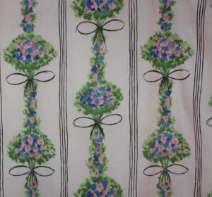 TISSU ANCIEN OU VINTAGE. JOLIS BOUQUETS DE FLEURS