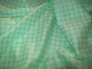   CHARMANT TISSU ANCIEN ou VINTAGE . VICHY GENRE CHINTZ