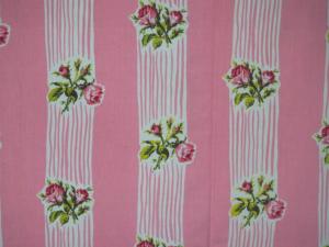 Tissu ancien avec jolies roses