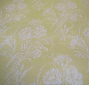 Toile à matelas ancienne , jolis bouquets de fleurs sur un fond jaune doux