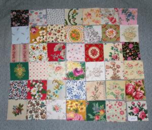   Lot de 42 petits coupons de tissus anciens pour patchwork..///