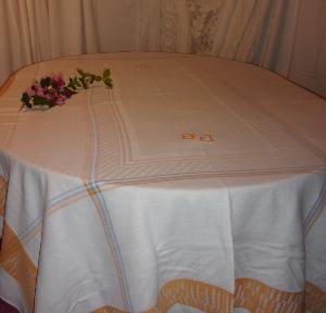  grande nappe ancienne damassée tricolore, monogrammée