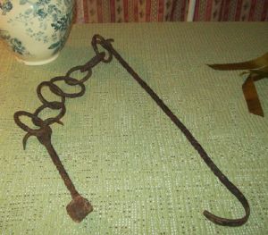 crémaillère ancienne , 19 ème , en fer forgé, suspension, déco, cheminée, jardin