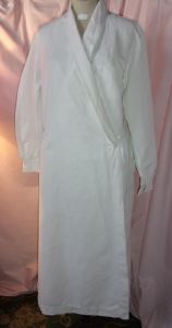 BELLE BLOUSE ANCIENNE . INFIRMIERE .ou INFIRMIER  FORME CROISEE