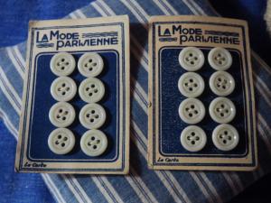 2 cartes anciennes de boutons