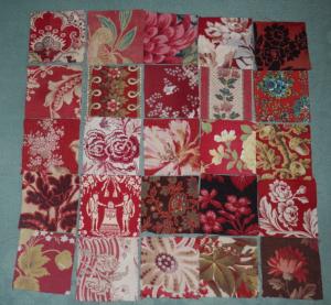 petits coupons pour patchwork, petits coupons de tissus anciens , dominance rouge