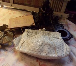 Petit sac ancien, pochette, bourse , du soir , en tissu à pastilles métallisées