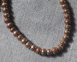 Petit ensemble de perles anciennes métallisées , pour broderies costumes