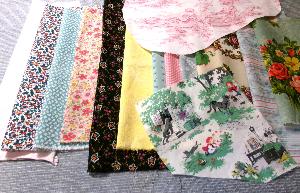 Un important lot de tissus anciens pour créations