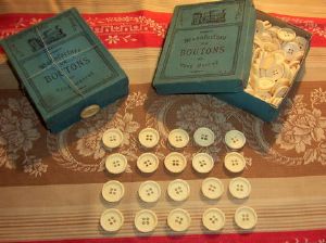    20 BOUTONS ANCIENS ASPECT OS