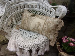  Coussin ancien, 19 ème, Anne de Bretagne et fleurs de lys, blason