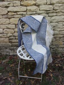  Intéressant tissage rustique artisanal, écru et bleu, tissage vintage