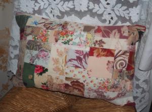 Coussin tissus anciens, cale dos, cale nuque