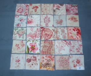   25 petits coupons de tissus anciens pour patchwork , motifs "  coloris rose pâle " 
