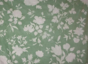 TISSU ANCIEN FLEURI BICOLORE , vert et blanc