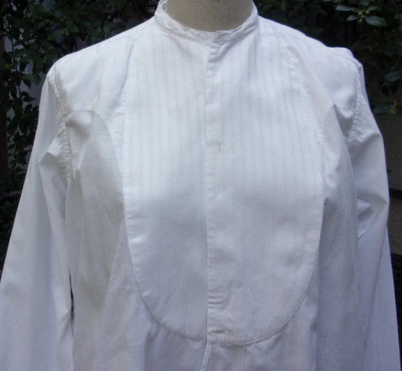 Chemise ancienne pour homme à plastron finement rayé