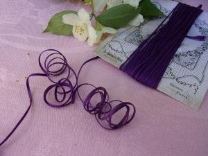 TRES FINE SOUTACHE  ANCIENNE 2M, VIOLETTE