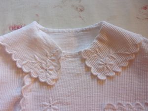  JOLIE ROBE ANCIENNE ENFANT/ POUPEE